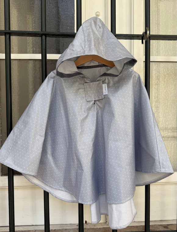 Capa de Chuva Cinza Pintinhas